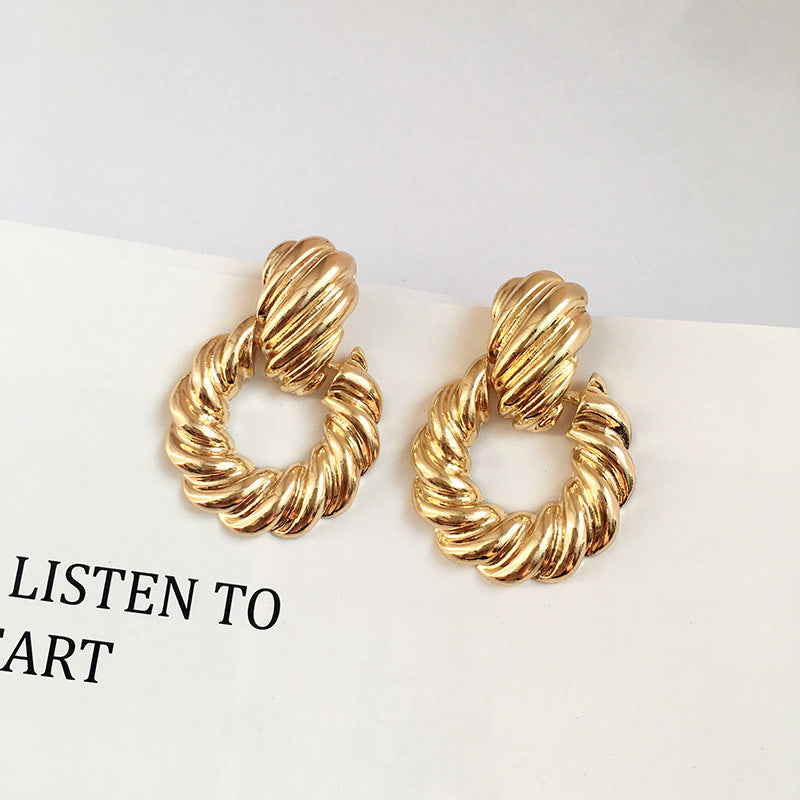 The Maison Hoops