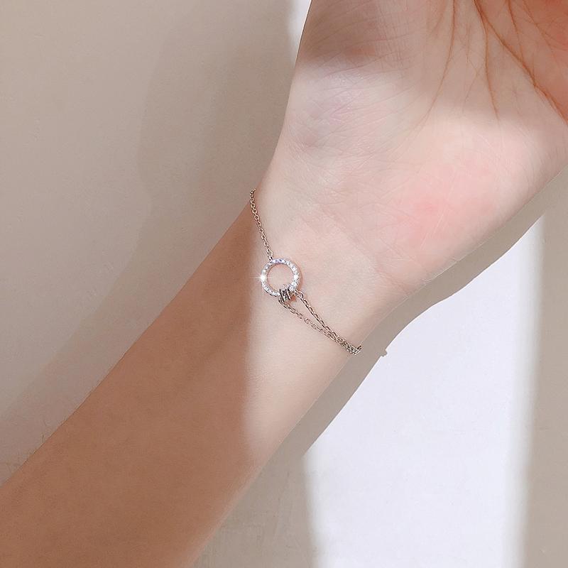 Dainty Gold Circle Bracelet
