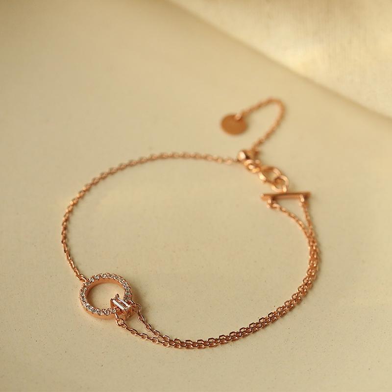 Dainty Gold Circle Bracelet